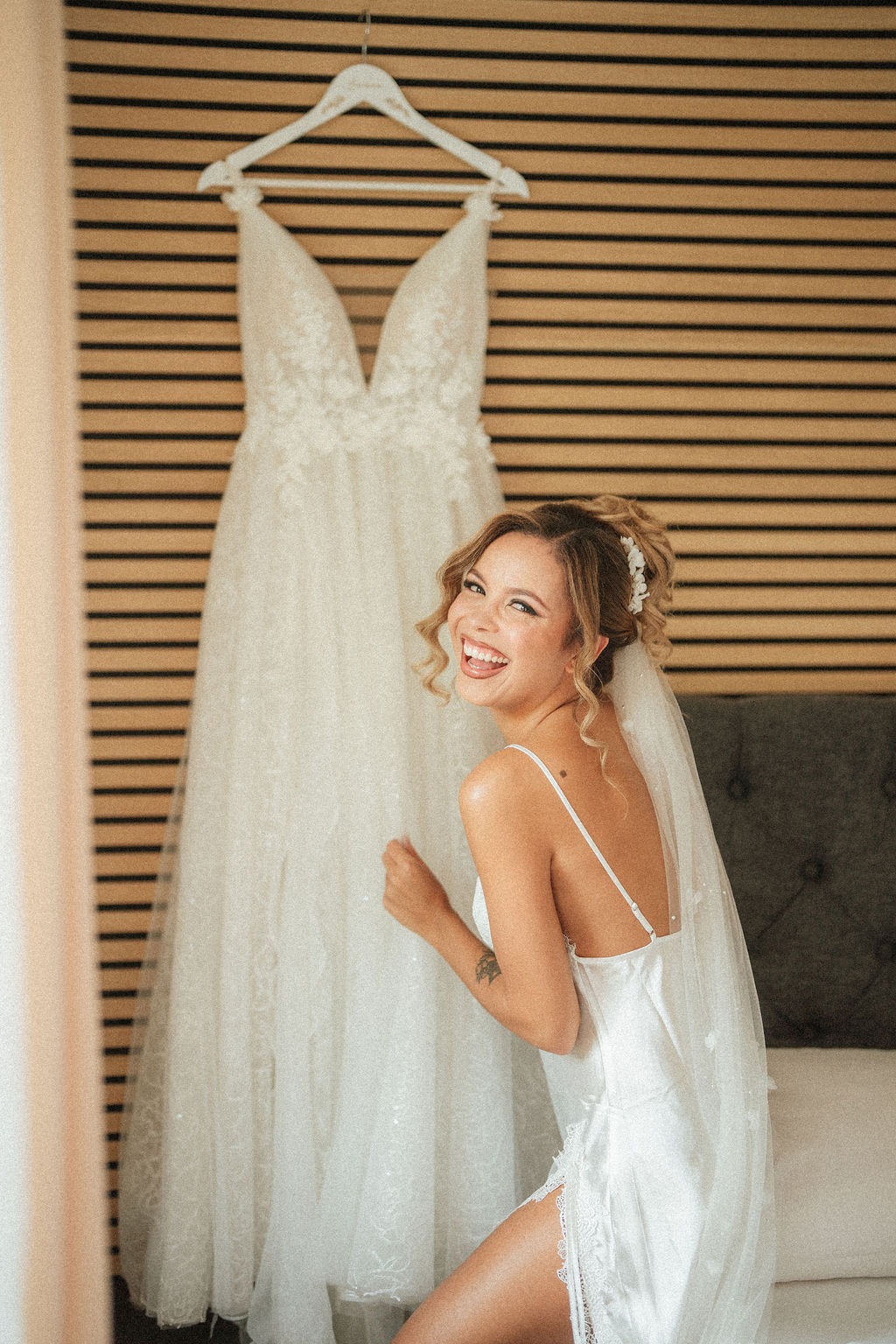 Getting Ready der Braut, Hochzeit von Lavinia und Mike bei Augsburg, Koray Design
