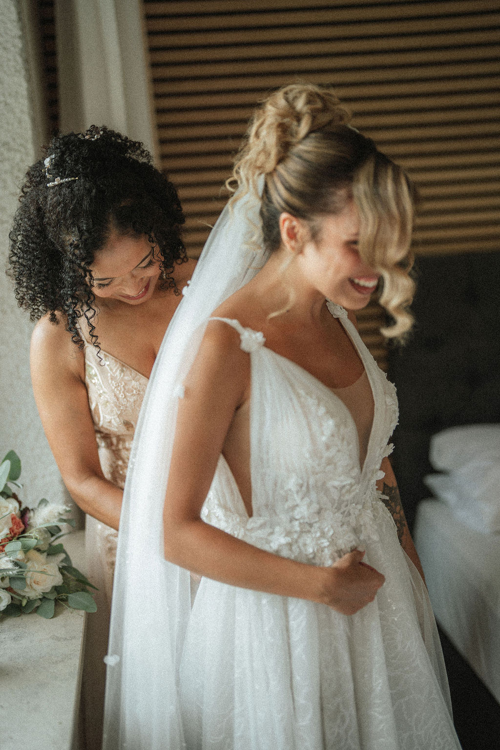 Getting Ready der Braut, Hochzeit von Lavinia und Mike bei Augsburg, Koray Design