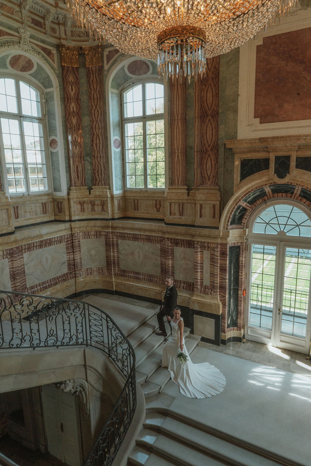 Nach der Trauung im Neuen Schloss Stuttgart, Aylin und Melvin, Koray Design