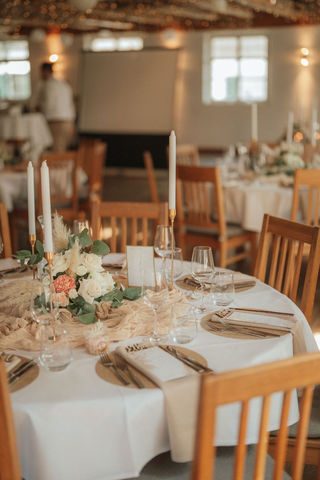 Gasthof Munding, Hochzeit von Lavinia und Mike bei Augsburg, Koray Design
