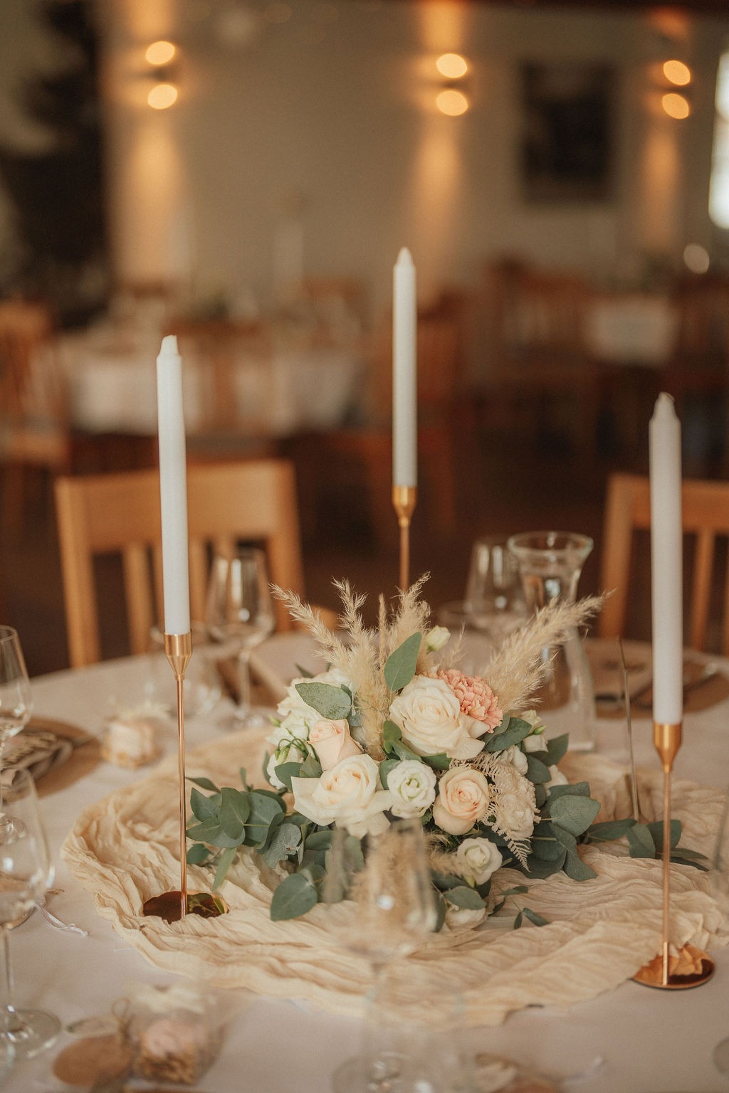 Gasthof Munding, Hochzeit von Lavinia und Mike bei Augsburg, Koray Design